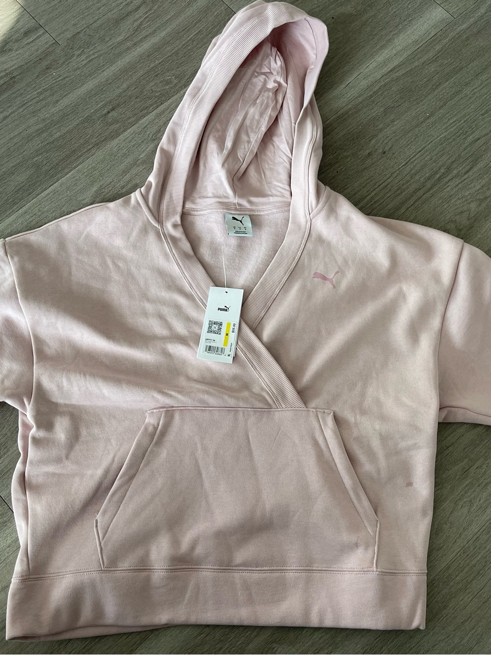 Light pink PUMA hoodie, great for cozy fall days! Athleisure wear all day!